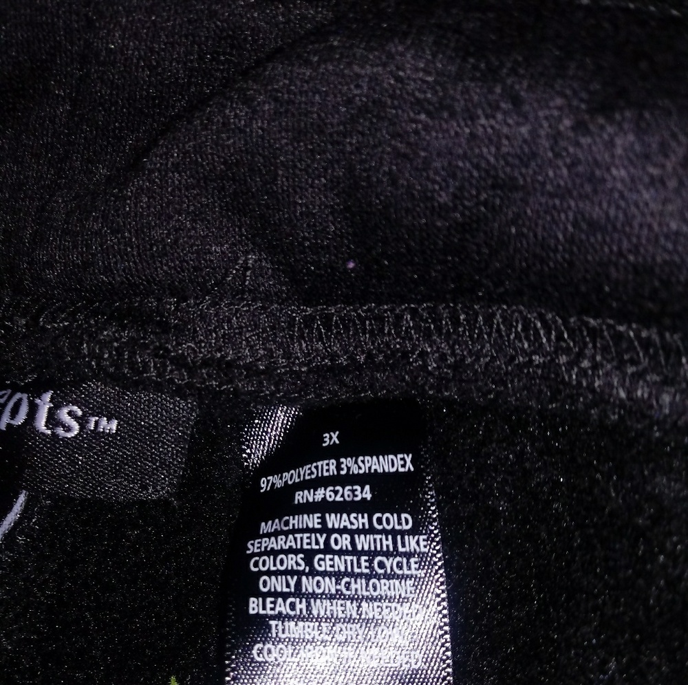 ❄BLACK PLUS SIZE (INNER FUZZY) LEGGINGS❄ - Picture 2 of 4